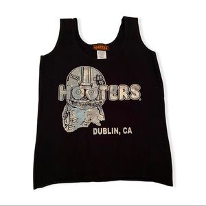 hooters special tank top